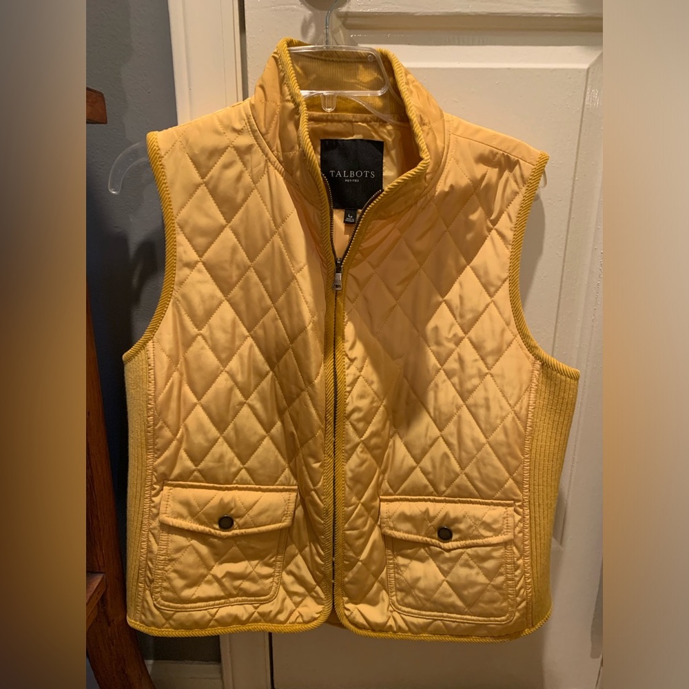 Lp Talbots vest, gold quilted
